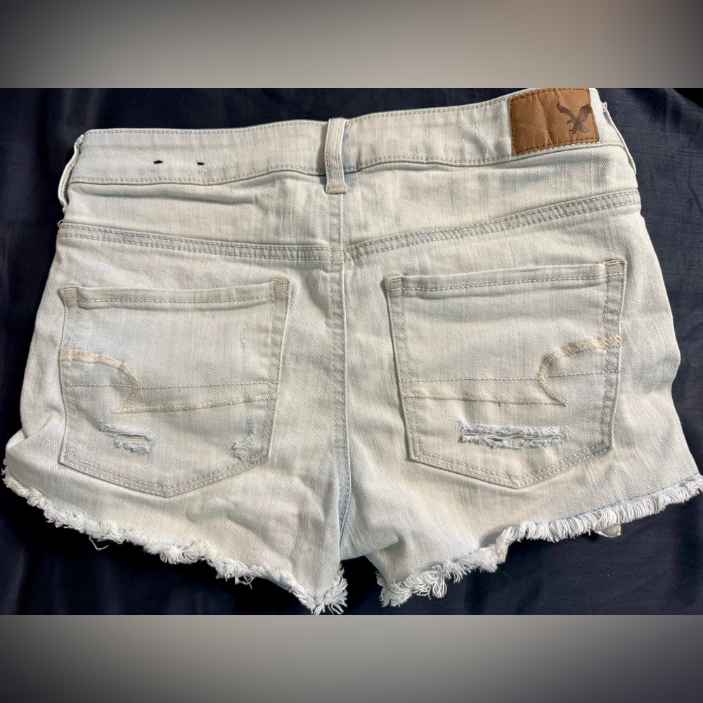 American Eagle Light Wash High Rise Shortie